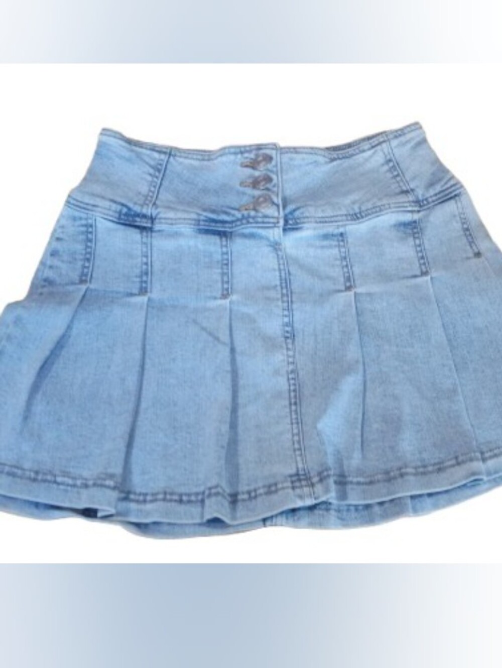 rue21 Light Wash Denim Button‑Front Top